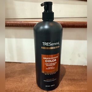 NWT TRESemmé Keratin Smooth Color Shampoo with pump